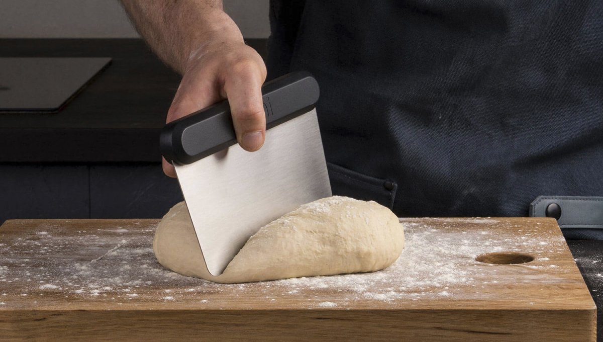 Discover What is a bench scraper and How to Enhance Your Baking Skills